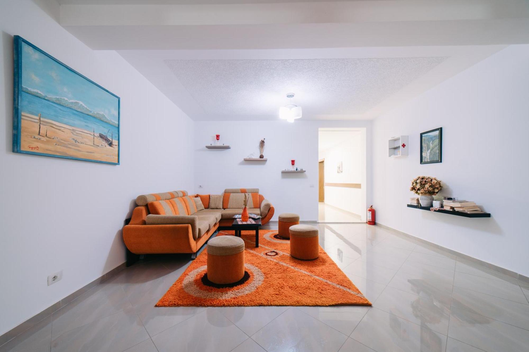 Skrapari Hotell Zhaban